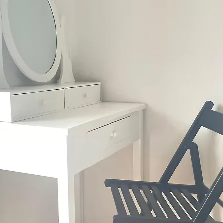 Mit Balkon & Bergblick Inklusive Parkplatz 아파트 *